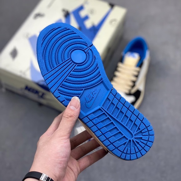 💙💕Nike Air Jordan 1 Low OG Men's Shoes🔴